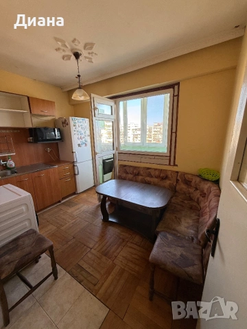 Продавам Тристаен апартамент, снимка 2 - Апартаменти - 53806768