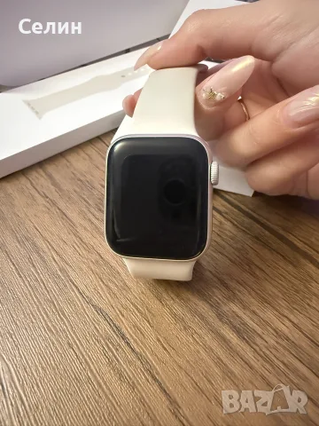 Apple Watch SE3 (GPS) – 40 mm Starlight, снимка 3 - Смарт гривни - 55532474