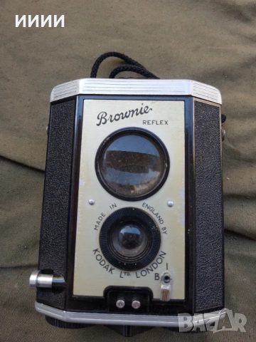 Фотоапарат BROWNIE , снимка 2 - Антикварни и старинни предмети - 54511360