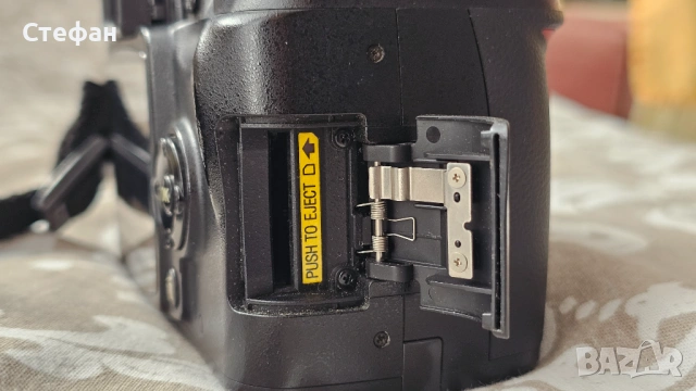 Nikon D40 тяло, снимка 15 - Фотоапарати - 54402278