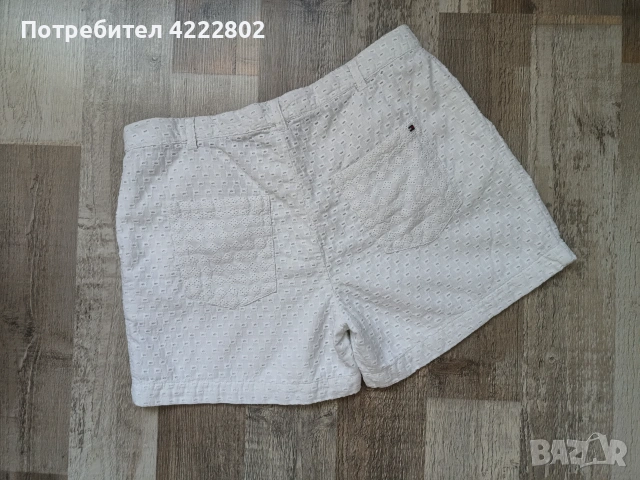 Бели къси оригинални панталони Tommy Hilfiger, снимка 4 - Детски панталони и дънки - 55153927