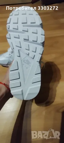 Дамски маратонки Nike huarache , снимка 7 - Маратонки - 55624614