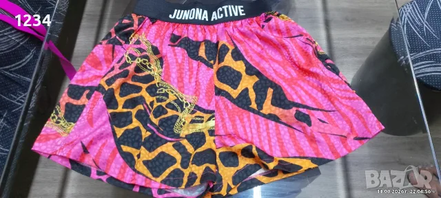 спортни шорти на българската марка Junona (линия Junona Active) с животински принт и ластичен колан 