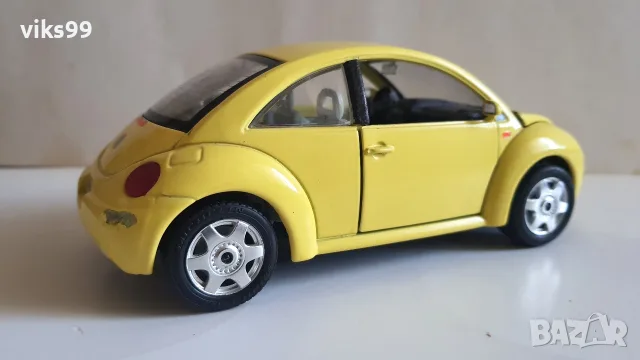 Bburago VOLKSWAGEN New Beetle 1998 MADE IN ITALY 1:24, снимка 7 - Колекции - 55499885