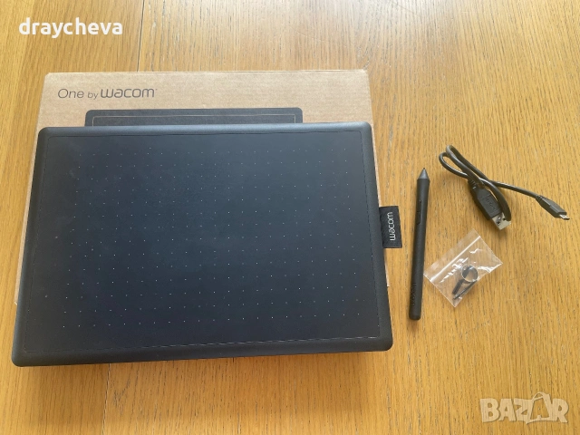 Графичен таблет One by WACOM Medium 