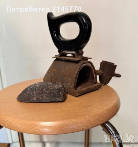 Стара ютия, снимка 4 - Антикварни и старинни предмети - 54666163
