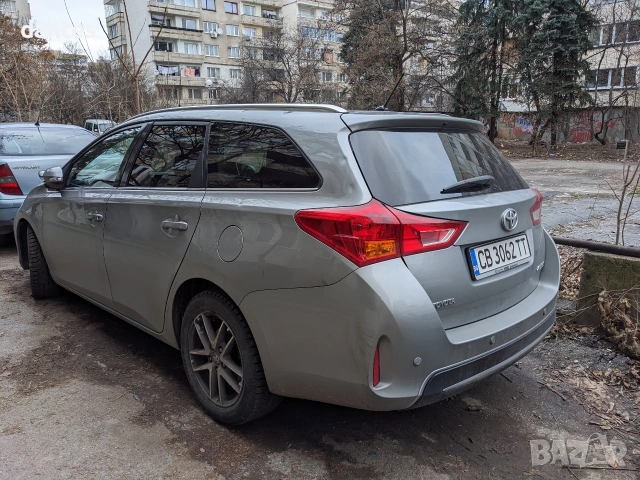 Toyota Auris Touring Sports 1.6 Benzin / 132 к.с. / Навигация /, снимка 7 - Автомобили и джипове - 55207635
