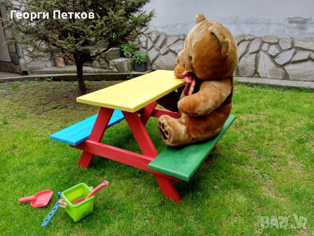 Детска масичка цветна,с пейки-64 €.