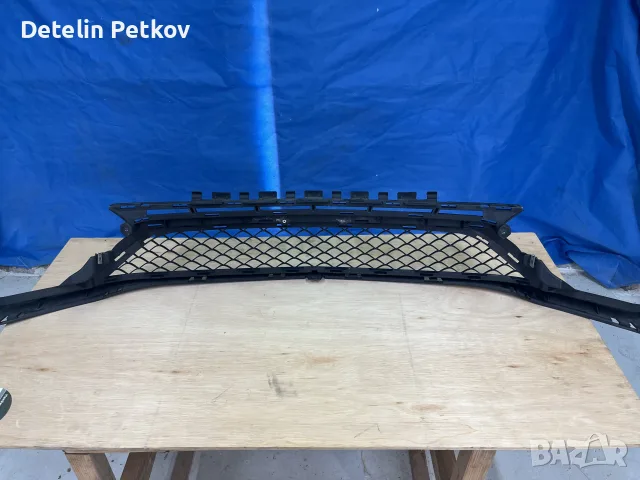 Решетка в предна броня Мерцедес Ц клас , снимка 2 - Части - 55347256