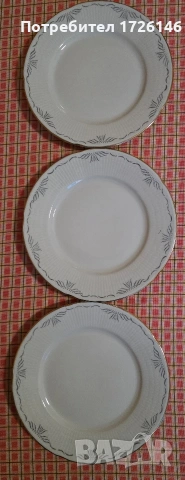 Порцеланови чинии със златен кант 3 броя на Rörstrand, Sweden , снимка 2 - Чинии - 54045546