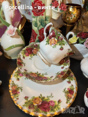 Royal Albert England  Circa 1962 “Old country ” - великолепен троен сет 