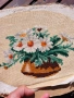 Винтидж гоблен (needlepoint) с бродиран букет от маргаритки във ваза, датиращ от 60-те или 70-те год, снимка 5