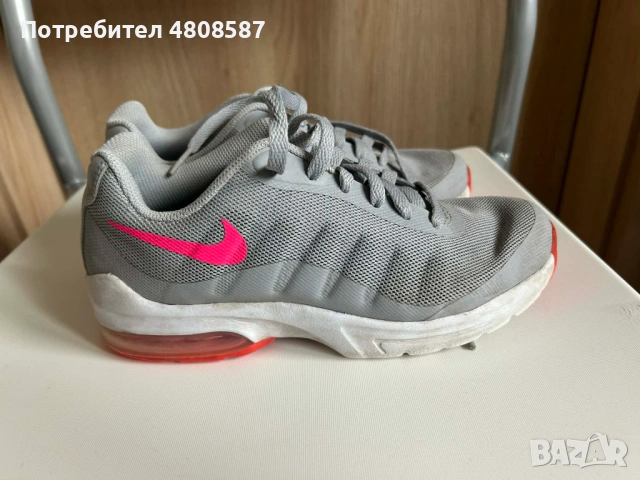 Дамски сиви маратонки Nike 35.5 номер, снимка 3 - Маратонки - 54320378
