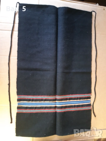 Автентична тъкана вълнена престилка , носия