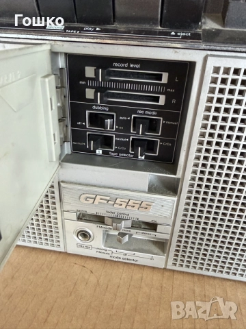 радиокасетофон Sharp 555X, снимка 2 - Радиокасетофони, транзистори - 55439171