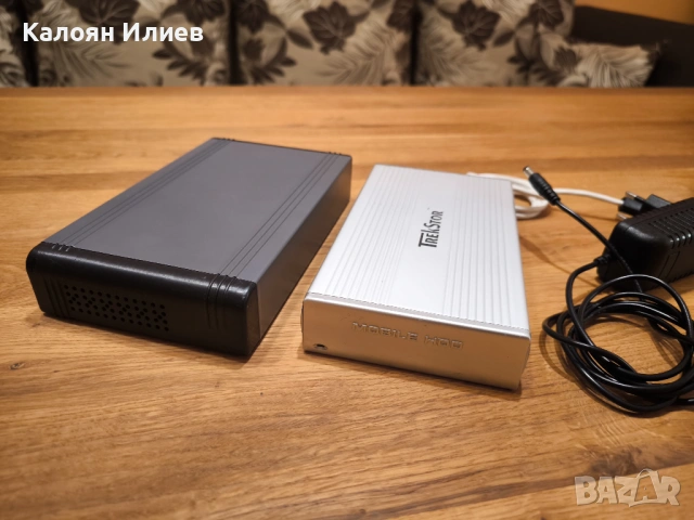 Два външни USB хард диска 2 х 320GB