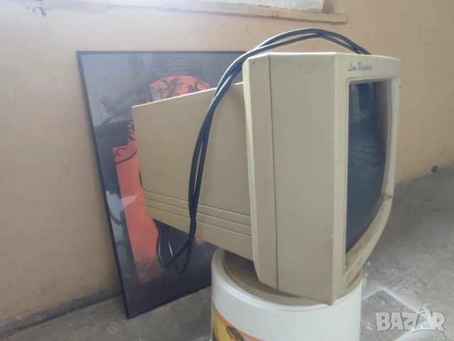 Антика Монитор CRT SVGA Bridge model CAE-364SG за ретро компютри, снимка 2 - Монитори - 55135016