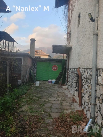 Голяма фамилна къща в Мъглиж, снимка 5 - Къщи - 55286406