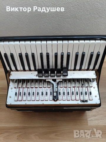Акордеон Weltmeister seperato standard 72 баса , снимка 10 - Акордеони - 54180618