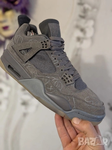 лимитирани Air Jordan 4 Retro x KAWS номер 43 ,5-44 оригинални маратонки , снимка 18 - Маратонки - 53728324