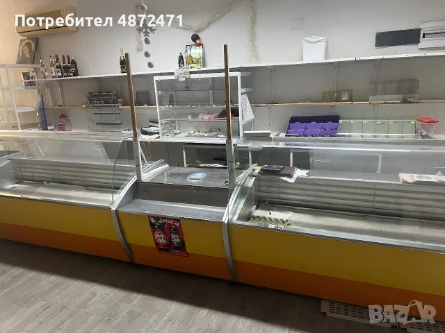 Продава се оборудване за хранителен магазин 