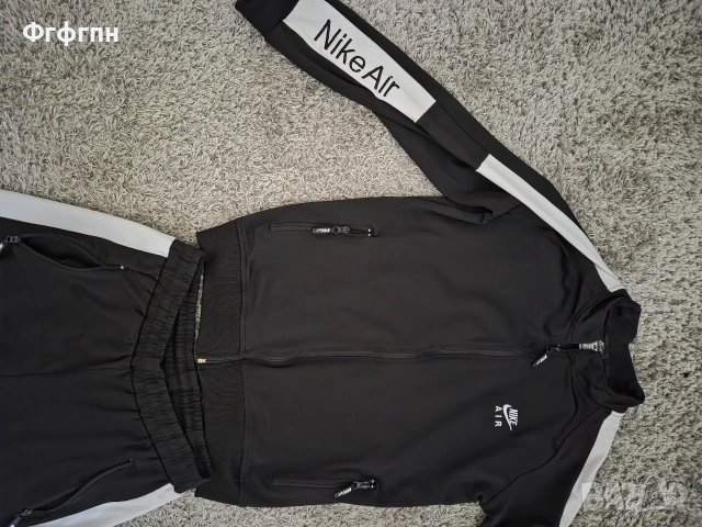Екип Nike размер л, снимка 4 - Спортни дрехи, екипи - 54853433