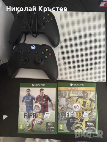 XBOX ONE S с два контролера и две игри
