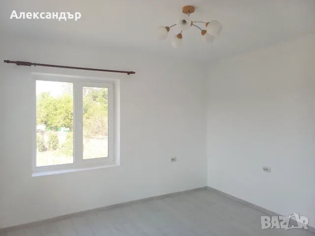 Двуетажна обновена къща с двор и допълнителна постройка в с.Цар Асен от собственик, снимка 6 - Къщи - 55373867