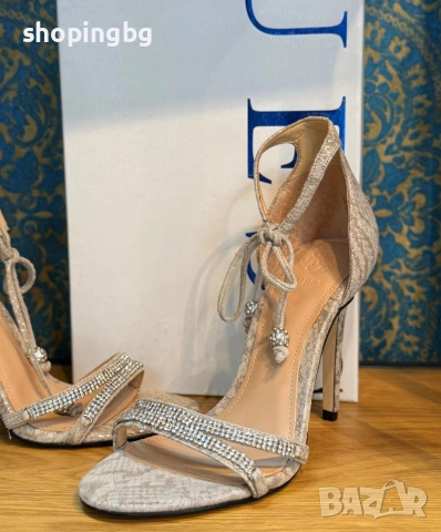 Дамски сандали GUESS , снимка 2 - Сандали - 54780613