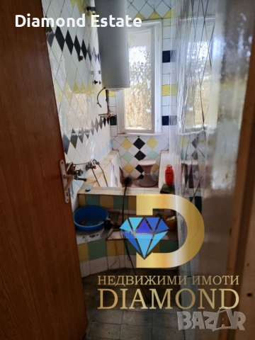 Двуетажна къща близнак в град Чирпан, снимка 10 - Къщи - 54039893