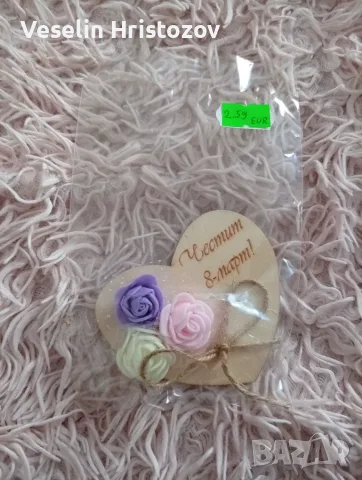 Продавам Магнити рози