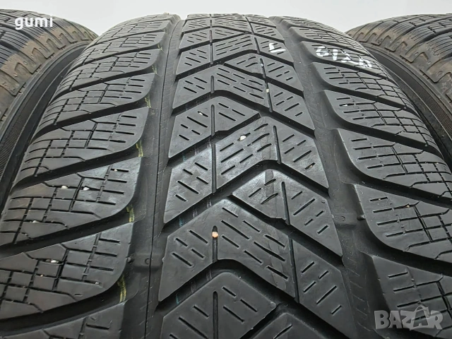2бр зимни гуми 235/65/18 PIRELLI L06120 , снимка 2 - Гуми и джанти - 55085293