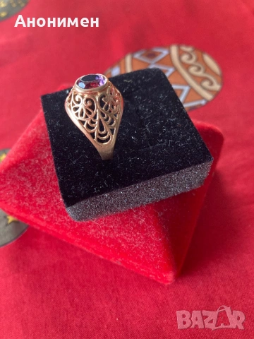 Руски златен пръстен с камъче 