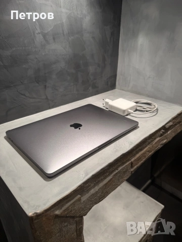 КАТО ЧИСТО НОВ Macbook Pro 2020 13.3" 256 GB, снимка 2 - Лаптопи за работа - 54129661