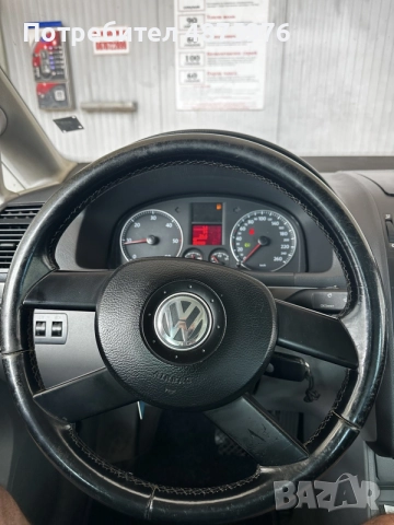 Vw Turan 2.0 TDi автомат, снимка 7 - Автомобили и джипове - 55160561