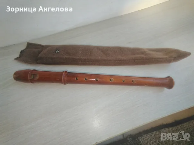 Стара немска дървена блокфлейта, с оригинален калъф. 