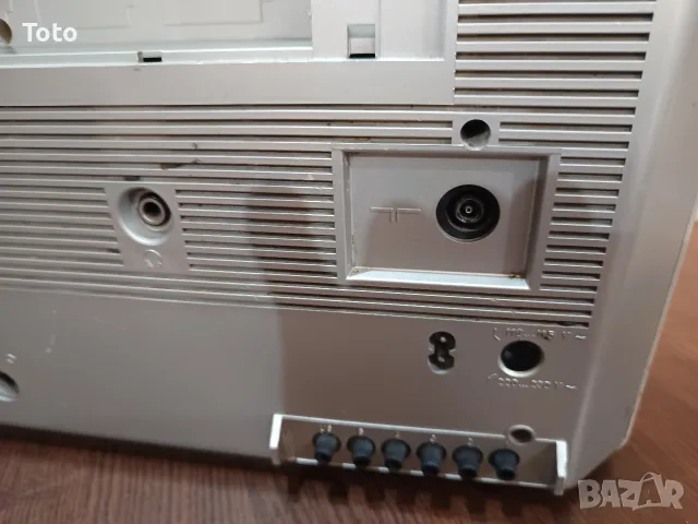 Радиокасетофон Grundig RR2000, снимка 8 - Радиокасетофони, транзистори - 55659961