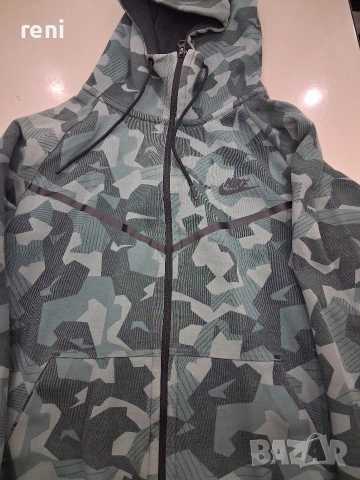 горнище на nike оргинално размер s, снимка 2 - Спортни дрехи, екипи - 54528114