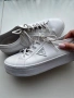 Бели обувки Guess, снимка 1