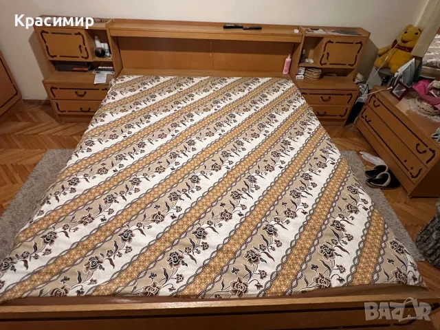 Продавам спалня с гардероб, нощни шкафчета и огледало, снимка 2 - Гардероби - 55683629