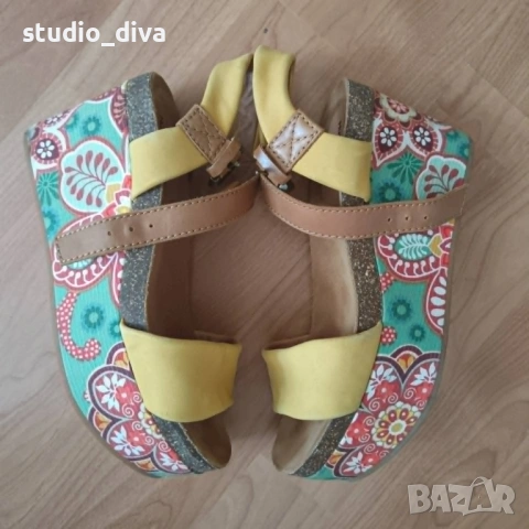 Сандали Hush Puppies