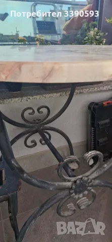 Масичка метална с две столчета 