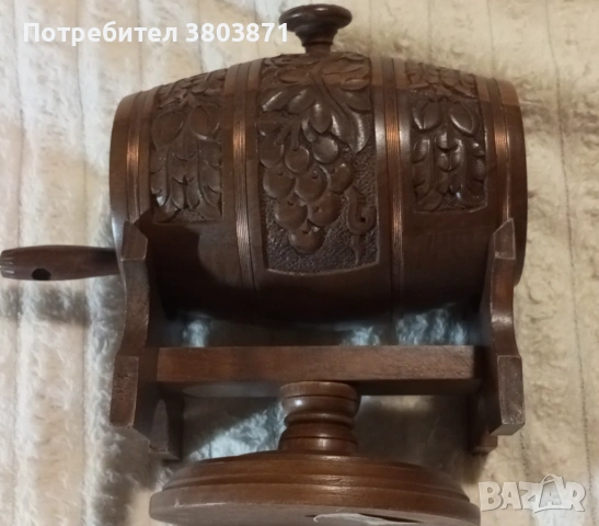 Сувенирно буренце на стойка дърворезба