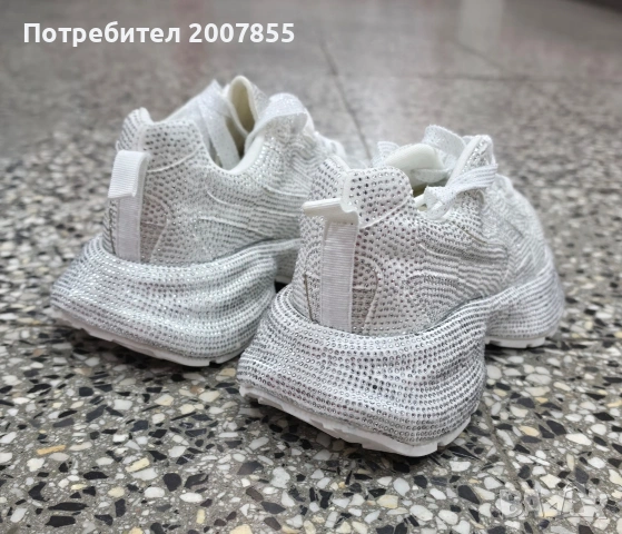Дамски бели маратонки от обърната еко кожа с кристали , снимка 10 - Маратонки - 54479317