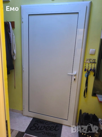 Продавам алуминиева врата с каса 110x205 см – отлично състояние, снимка 2 - Входни врати - 54963297