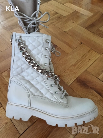 Боти Guess, снимка 2 - Дамски боти - 55075922