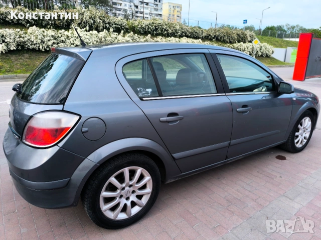 Opel Astra 1.7 CDTI, снимка 17 - Автомобили и джипове - 54731374