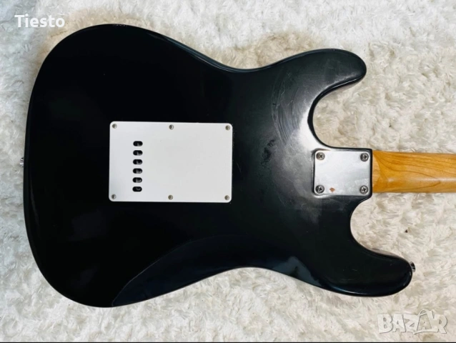 Електрическа китара тип Stratocaster - Перфектно състояние, снимка 8 - Китари - 54307529