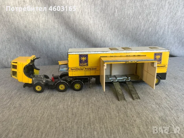    камион модел Siku V343 Hanomag Henschel ADAC,, снимка 5 - Колекции - 55424155