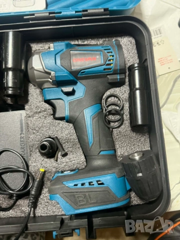 Акомулаторен Гайковерт с две батерии,зарядно, снимка 8 - Куфари с инструменти - 53970708
